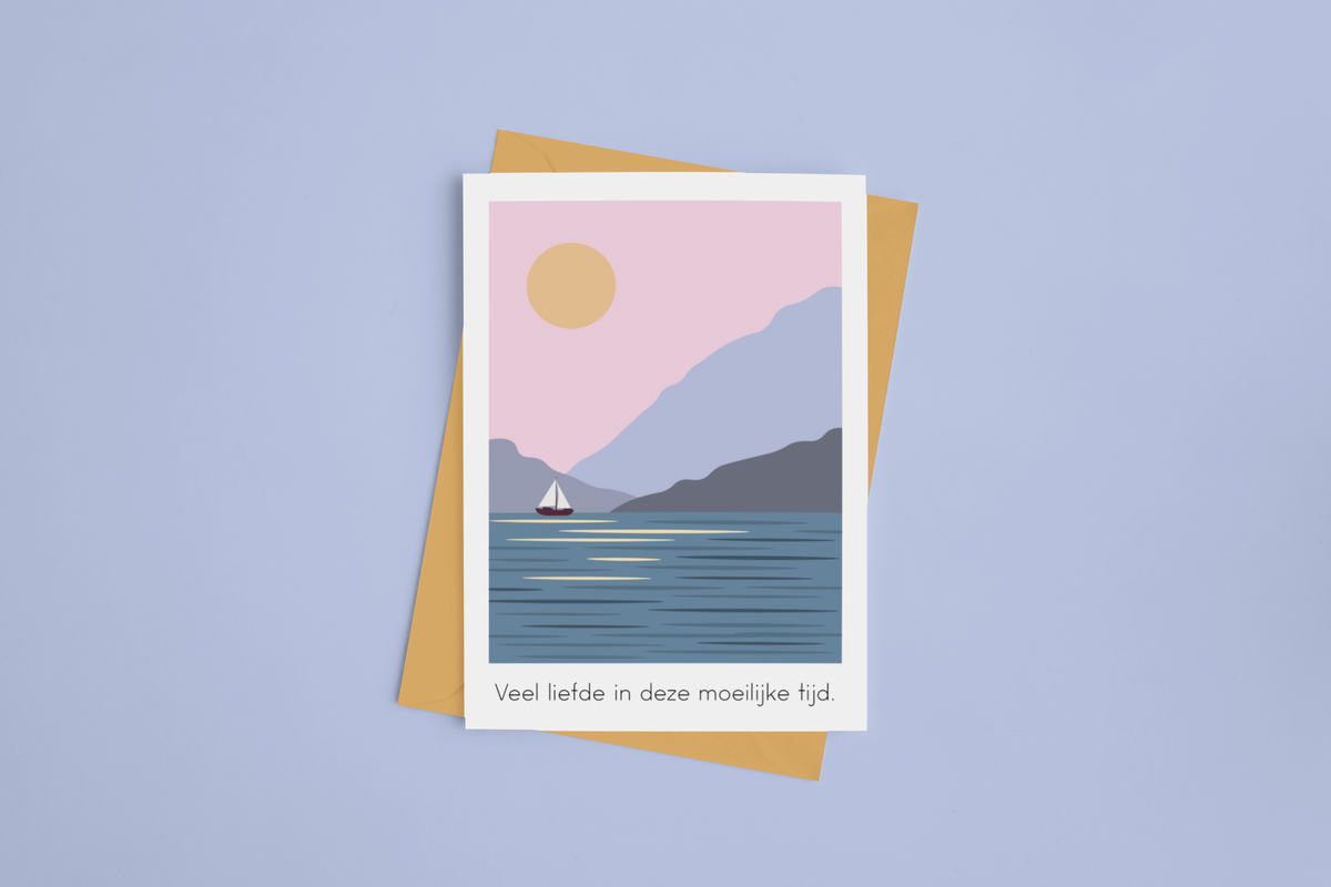 Rouwkaart oceaan en bergen met de boodschap "Veel liefde in deze moeilijke tijd", vooraanzicht