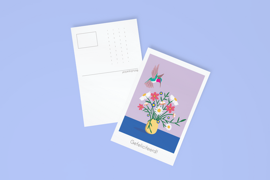 Felicitatiekaart met een kolibrie en bloemenboeket, voor- en achterkant